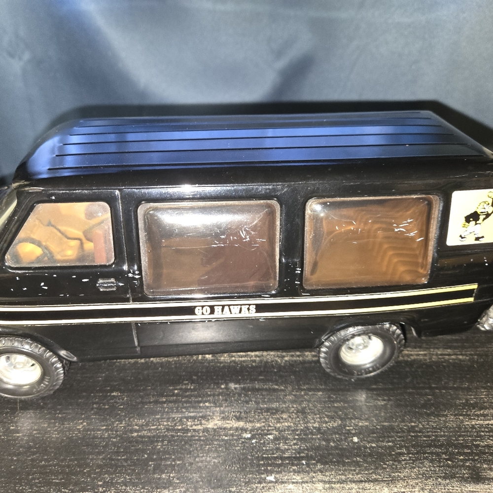 Eartle Iowa Hawkeyes Van 1982